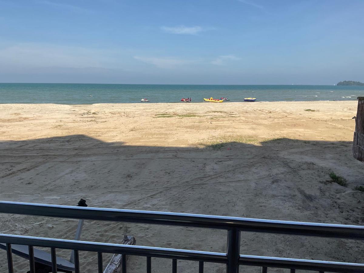 Port Dickson Paradise Lagoon Beachfront Apartment Екстер'єр фото